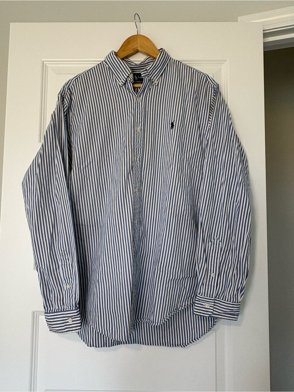 Ralph Lauren Blue and White Striped Button-Up Dress Shirt Size Large Preppy Work